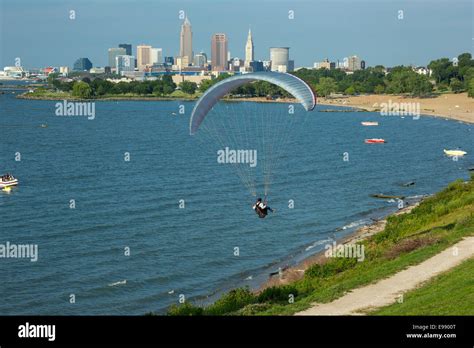 Paraglider Downtown Skyline Edgewater Park Cleveland Lake Erie Cuyahoga