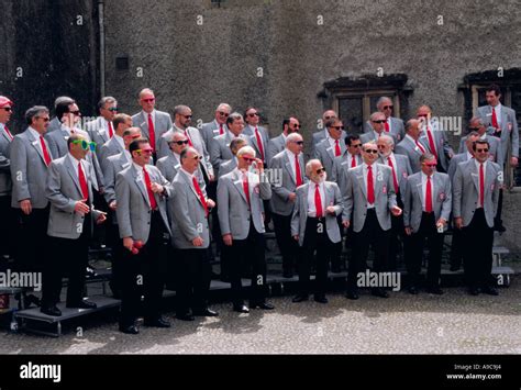 Group Of Singers Hi Res Stock Photography And Images Alamy