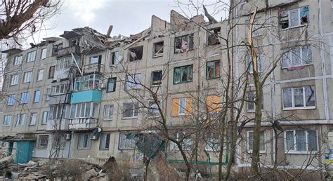 Покровськ обстріл сьогодні — як виглядає будинок після прильоту на фото ...
