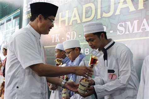 Wisuda Al Quran Upaya SMA Khadijah Ciptakan Generasi Qurani SMA