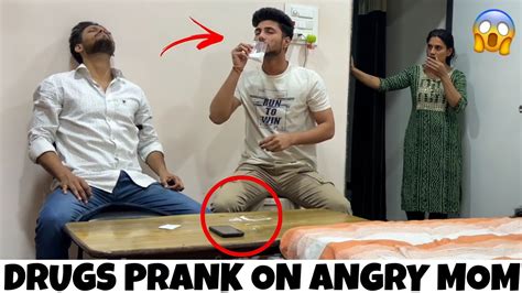 Drugs का नशा करते Mummy ने रंगे हाथ पकडा 😱 Epic Reactions 🤯 Mom Got