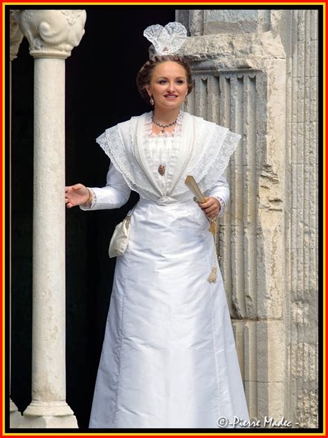 Reines D Arles Traditions Costume D Arl Sienne Festiv Arles