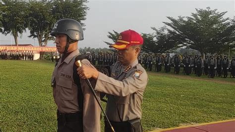 UPACARA BENDERA MINGGUAN DAN PEMASANGAN BEBAN RANSEL SISWA DIKTUK