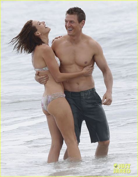 The Player S Philip Winchester Flaunts Ripped Body For Shirtless Beach