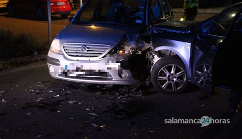 Galer A Una Mujer Herida Tras Una Fuerte Colisi N Entre Dos Coches En