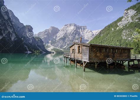Lodge on the lake stock image. Image of natural, looking - 80303883