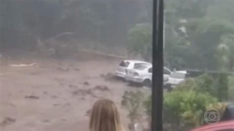 Chuva Na Serra Do Rj Deixa Desalojados Em Teres Polis E Causa