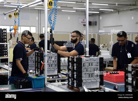 Manaus March Xinhua Workers Operate On The