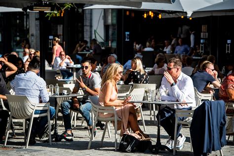 Het Wordt Warm Temperaturen Tot Graden Maar Ook Kans Op Buien En