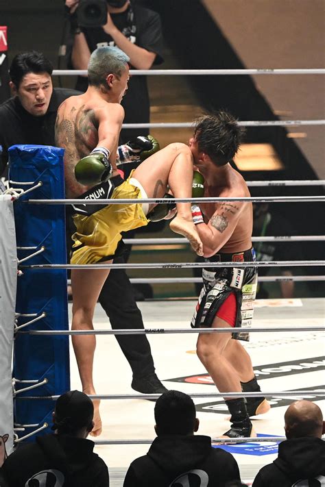 【rizin】芦沢竜誠が皇治に勝利「勝ったら俺が正義だから」リング上でシャンパンまき散らす 格闘技写真ニュース 日刊スポーツ