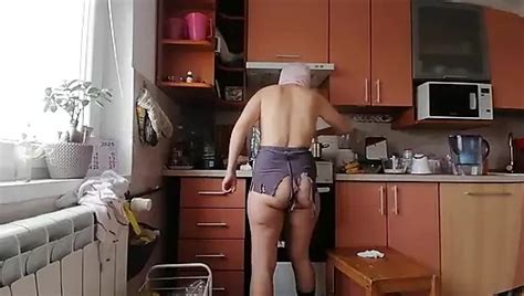 Hot Amateur Couple Has Unbridled Sex In The Bedroom Amateur Wife Prepares Breakfast Naked In The