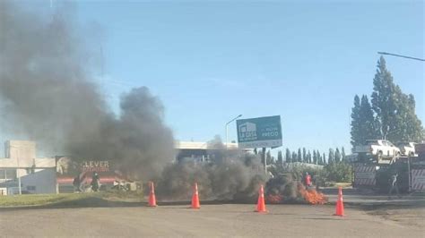 Levantaron El Piquete En La Zona Del Puente Carretero Cipolletti Neuqu N