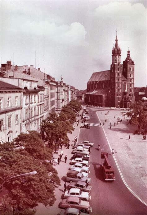 Kraków ciekawostki tajemnice stare zdjęcia Rynek Główny i kościół