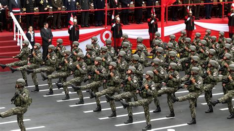 Asistencia Masiva A Gran Parada Militar Y Desfile En Av Brasil La Raz N