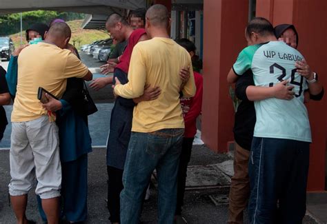 Enam Banduan Dibebaskan Dari Penjara Labuan Dapat Beraya Dengan Keluarga