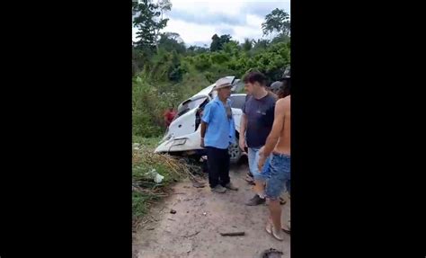 Homem morre e outro fica ferido após batida entre carro e caminhão no