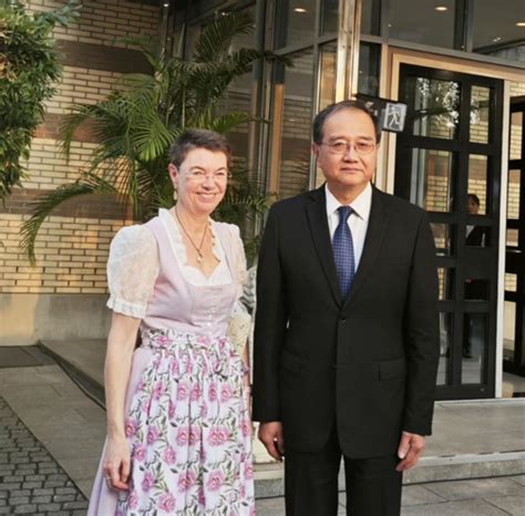 Vice Foreign Minister Deng Li Attends German Unity Day Reception