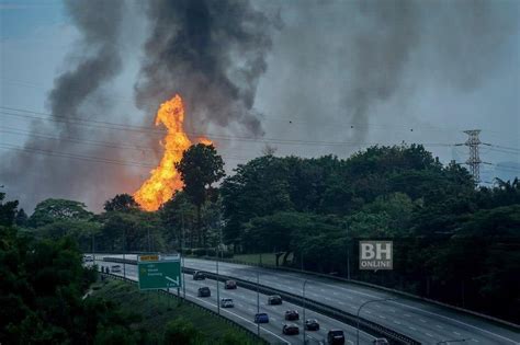 Kebakaran Saluran Paip Gas 7 Mangsa Diselamatkan Bomba