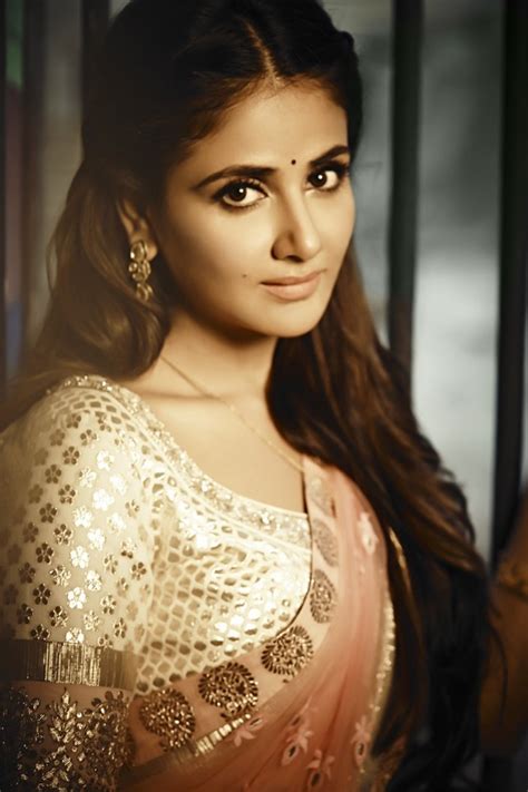 Parul Yadav Hot Photos Photo 4 Of 26
