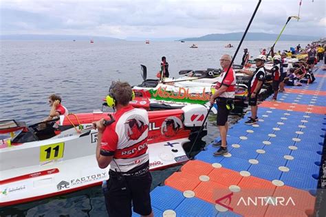 Balapan Final F Powerboat Danau Toba Dimulai Antara News