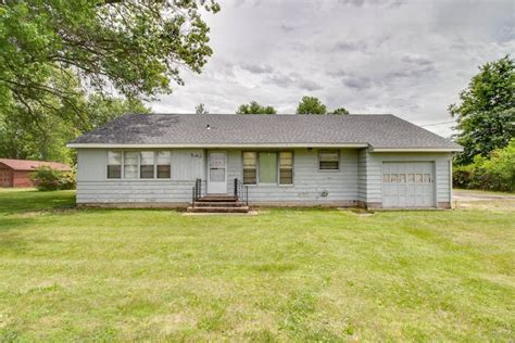 Godfrey, IL Real Estate - Godfrey Homes for Sale | realtor.com®