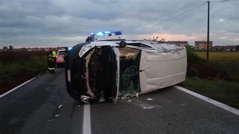 Pavia Scontro Tra Un Camion E Tre Auto 4 Feriti La Provincia Pavese