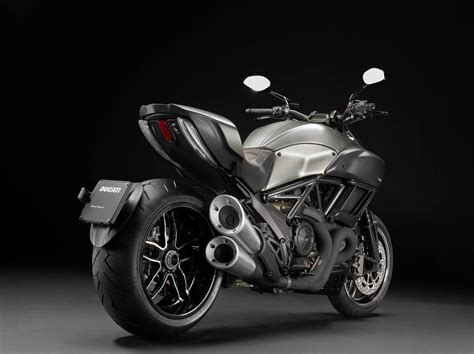 Racing Cafè Ducati Diavel Titanium Limited Edition 2015