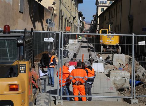 Cantieri Della Tramvia In Centro I Lavori Di Via Cavour Si Allargano Ma