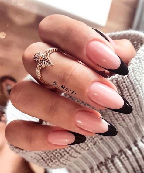 Stylish Almond Shaped Nail Art Ideas Tailoringinhindi