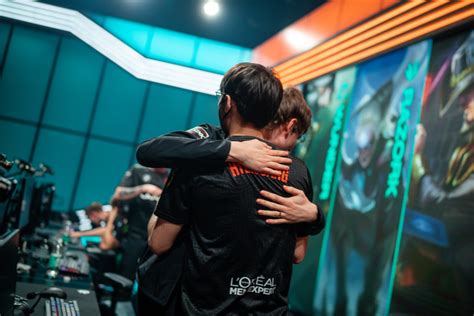 Hylissang Brings Out His Classic Pyke Helps Fnatic Maintain Tie For