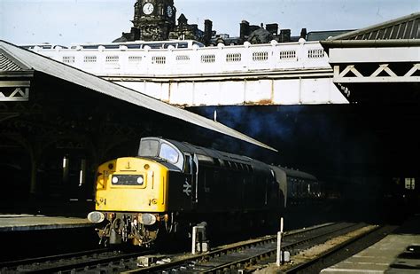 English Electric Class 40 40151 At Edinburgh Waverley 198 Flickr