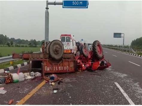 Unnao 2 Dead 22 Injured In Accident On Agra Lucknow Expressway