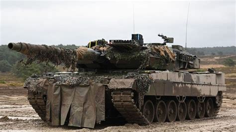 Ukraine War Germany Sends Much Awaited Leopard Tanks Bbc News