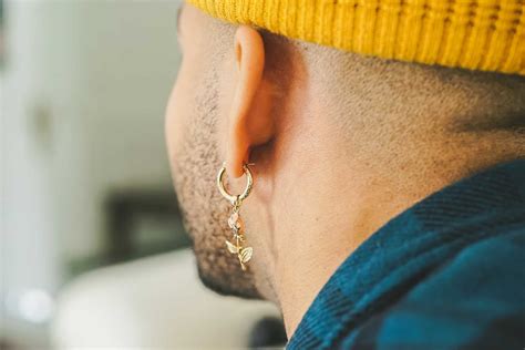 Should Men Be Wearing Earrings And Jewelry Expert Gentleman