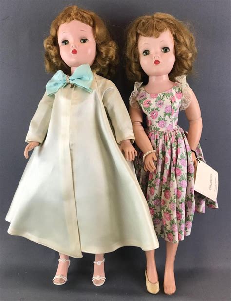 Lot Group Of 2 Madame Alexander Cissy Dolls Classic Style Classic