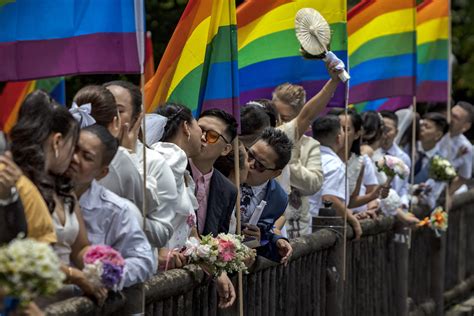 This Filipino Church Held A Mass Same Sex Wedding For Couples And Its Absolutely Beautiful