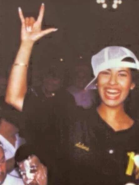 Pin By Veronica Avelar On Selena Quintanilla Perez Selena Quintanilla