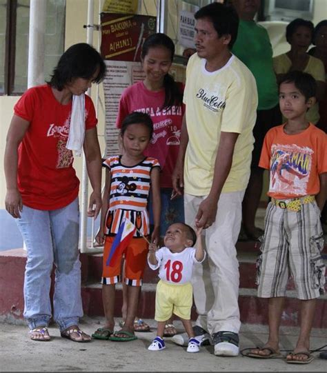 Go Philippines: World's Shortest Living Man: Junrey Balawing of Philippines