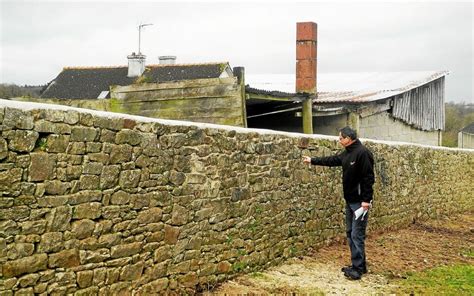 Des travaux sur le mur de lancien presbytère à Languédias Le Télégramme