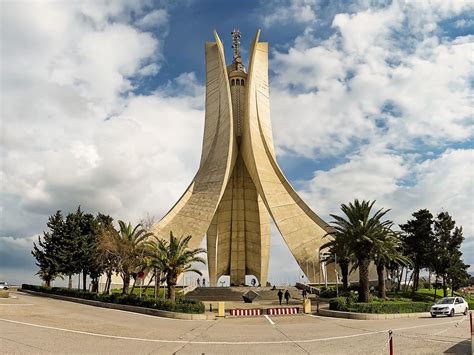 Makam Echahid Mémorial du Martyr Guide Algérie HARBA DZ