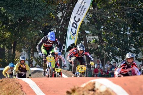 Campeonato Brasileiro de BMX Racing é disputado em Paulínia SP