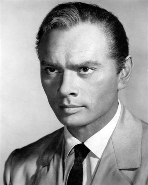Sala66 Yul Brinner Con Flequillo En El Ruido Y La Yul Brynner
