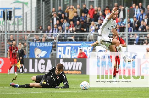 Ben Alexander Voll FC Viktoria Koeln 1 Und Manfred Starke VfB