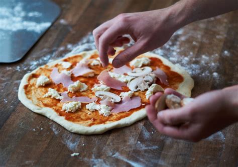 Italienische Pizza Selber Machen So Klappt Es Auch Zuhause Rezept