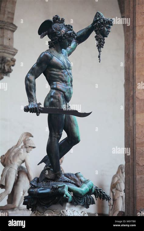 Perseus Holding Medusas Head Hi Res Stock Photography And Images Alamy