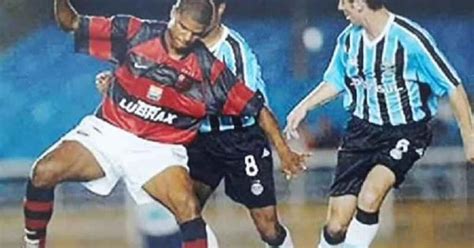 Ex Jogador De Futebol Do Flamengo Tem Nude Vazado Na Web Famosos Entretenimento