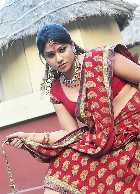 Jyothy Hot Navel Photos