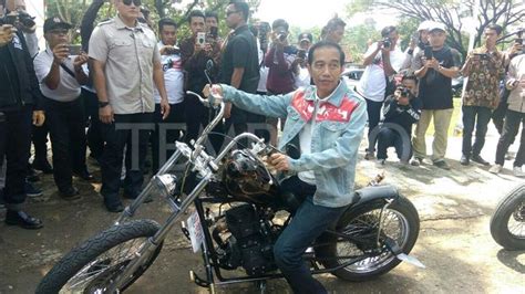 Saat Jokowi Touring Ke Palabuhan Ratu Naik Chopper Emas Foto Tempo Co