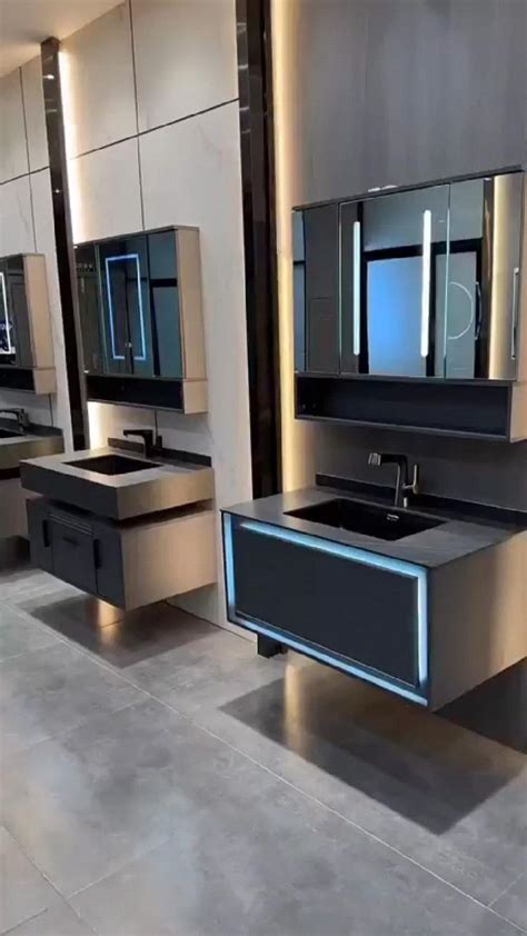 Modern Bathroom Design with Wall-Mounted Sinks and Mirrors