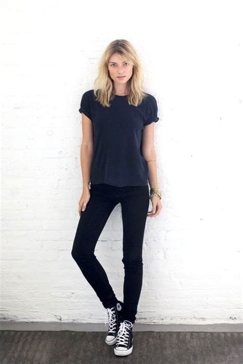 Le Fashion: A Model-Off-Duty Take On Black Skinny Jeans And Converse ...